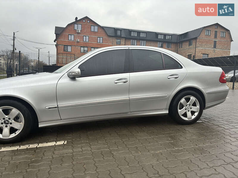 Седан Mercedes-Benz E-Class 2004 в Калуші