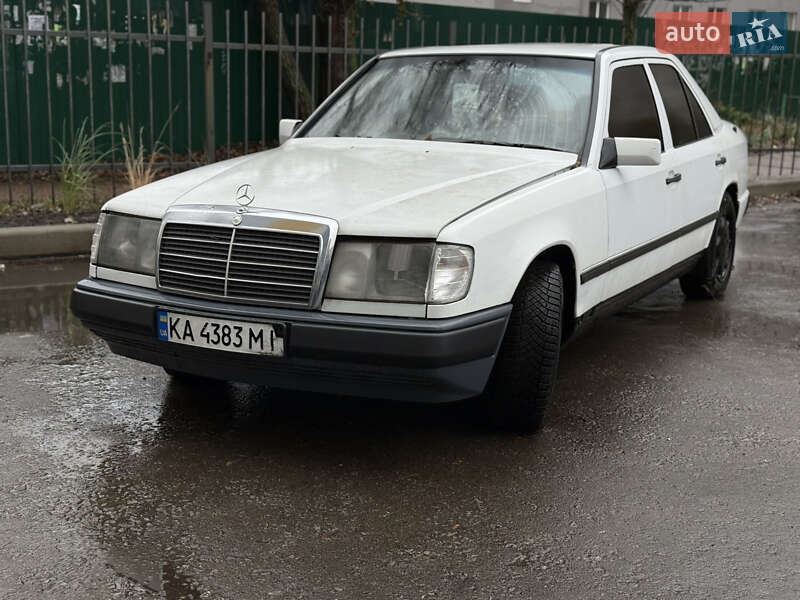 Mercedes-Benz E-Class 1986 Mercedes-Benz E-Class 1986