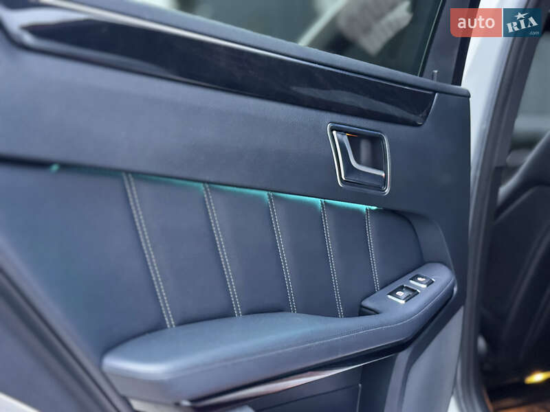 Седан Mercedes-Benz E-Class 2015 в Львові