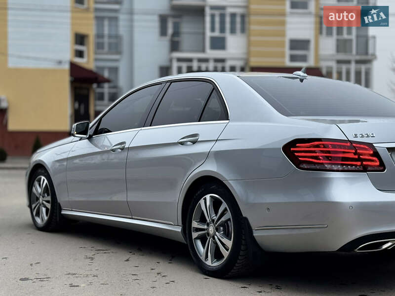 Седан Mercedes-Benz E-Class 2015 в Львові