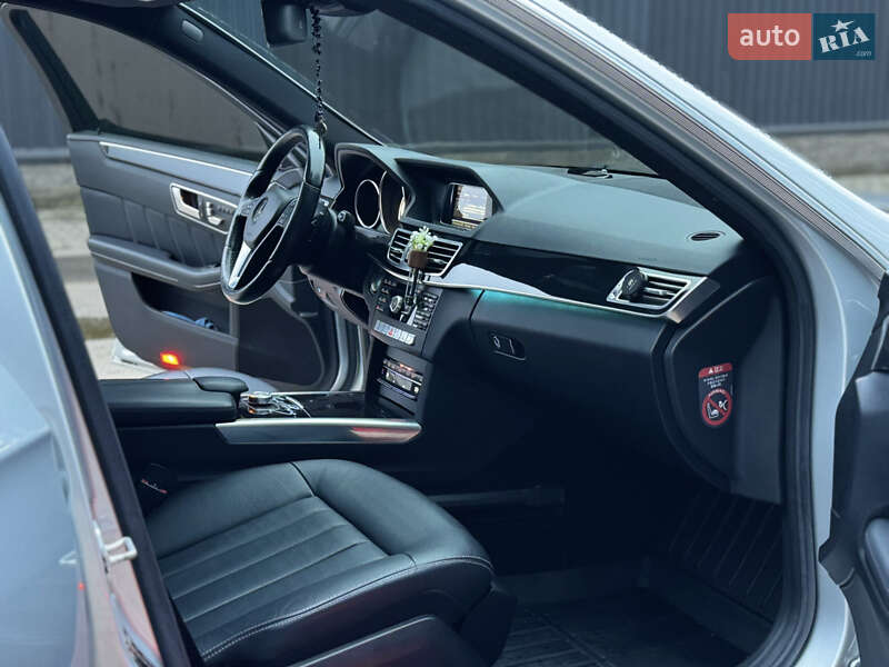 Седан Mercedes-Benz E-Class 2015 в Львові