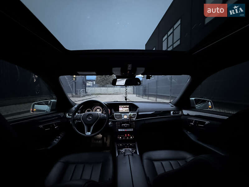 Седан Mercedes-Benz E-Class 2015 в Львові