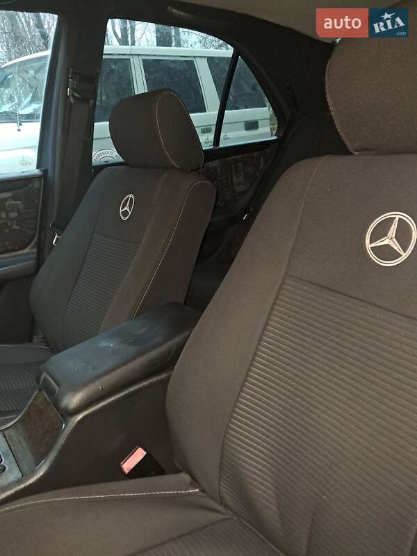 Седан Mercedes-Benz E-Class 1998 в Запоріжжі