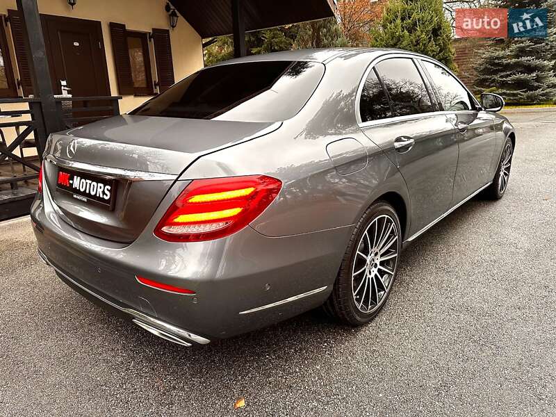 Седан Mercedes-Benz E-Class 2018 в Києві