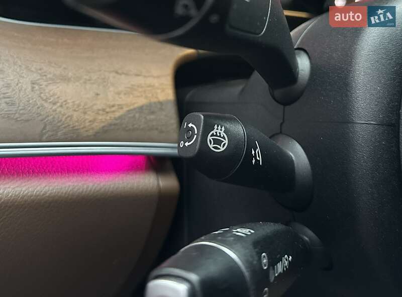 Седан Mercedes-Benz E-Class 2018 в Києві