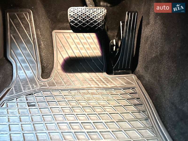 Седан Mercedes-Benz E-Class 2018 в Києві