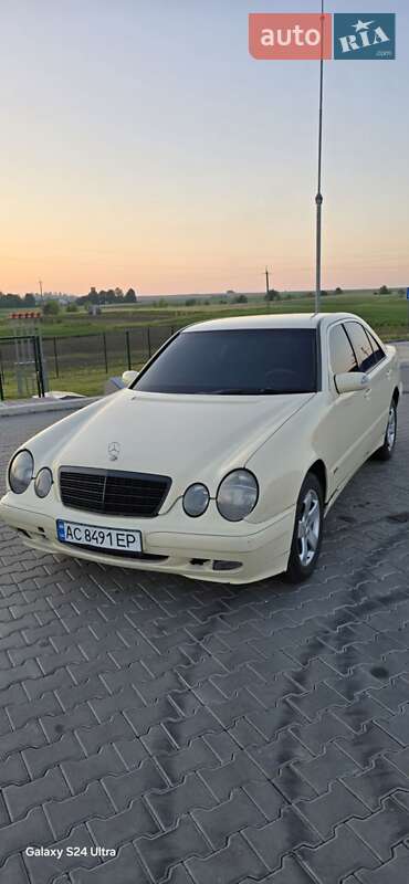 Mercedes-Benz E-Class 2002
