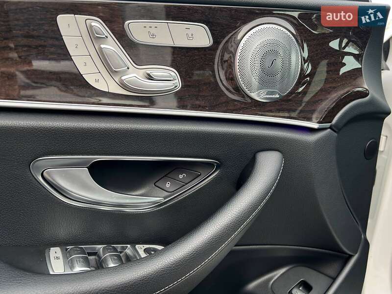 Седан Mercedes-Benz E-Class 2016 в Киеве фото 16 Седан Mercedes-Benz E-Class 2016 в Киеве