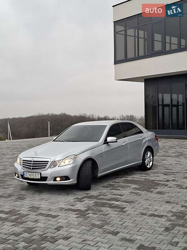 Седан Mercedes-Benz E-Class 2010 в Чернівцях