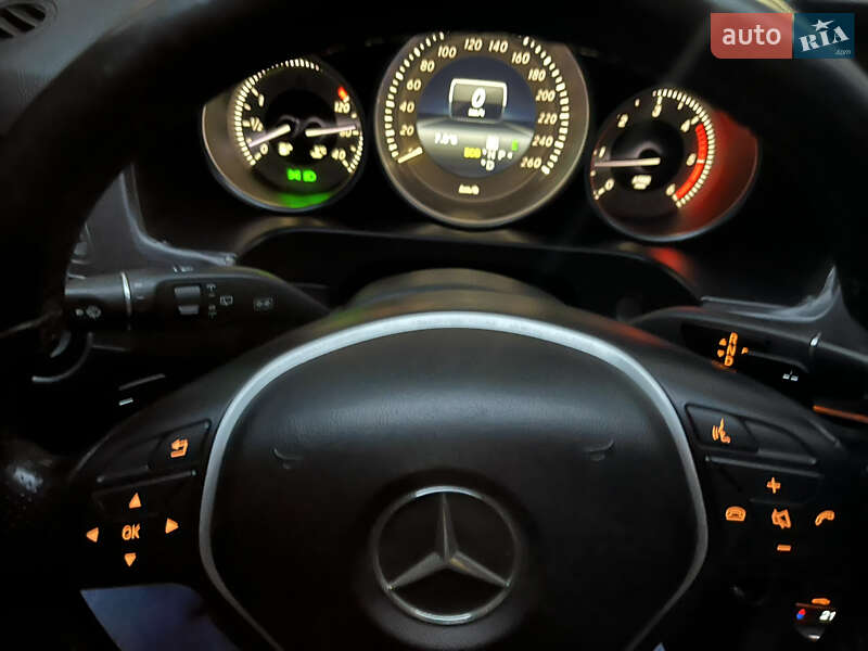 Седан Mercedes-Benz E-Class 2015 в Івано-Франківську