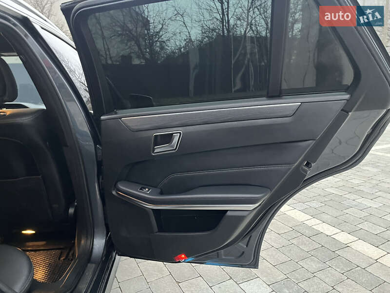 Седан Mercedes-Benz E-Class 2015 в Івано-Франківську