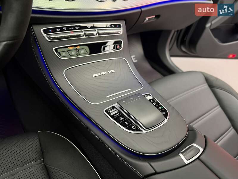 Седан Mercedes-Benz E-Class 2021 в Києві