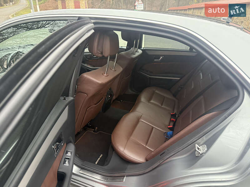 Седан Mercedes-Benz E-Class 2009 в Чернівцях