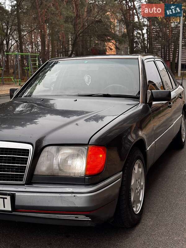 Седан Mercedes-Benz E-Class 1994 в Чернигове