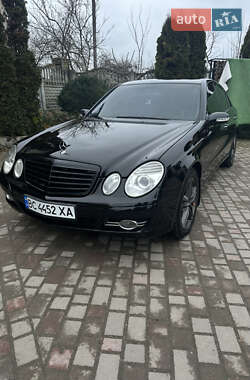 Седан Mercedes-Benz E-Class 2004 в Золочеві