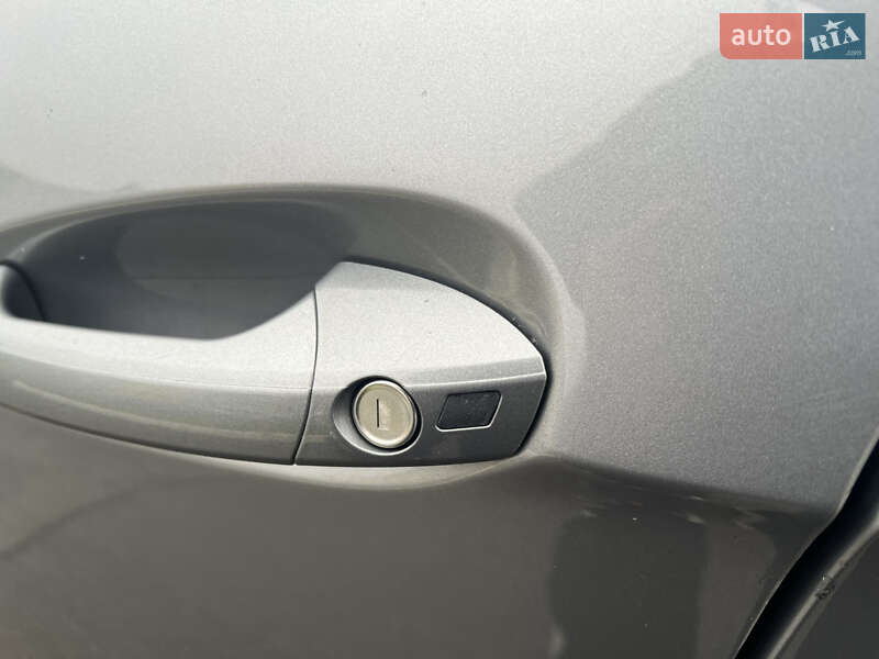 Седан Mercedes-Benz E-Class 2014 в Бучі