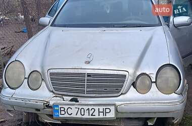 Седан Mercedes-Benz E-Class 2001 в Львові