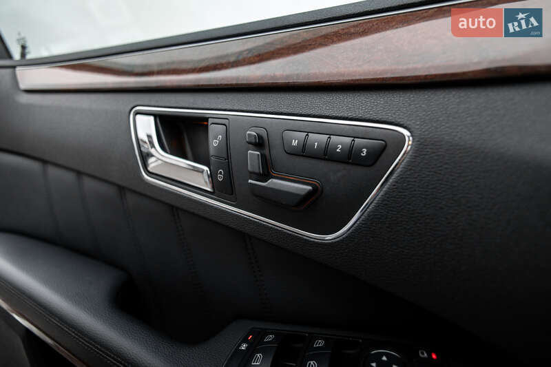 Седан Mercedes-Benz E-Class 2009 в Львове