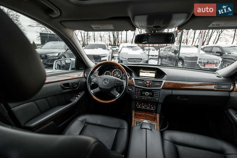 Седан Mercedes-Benz E-Class 2009 в Львове