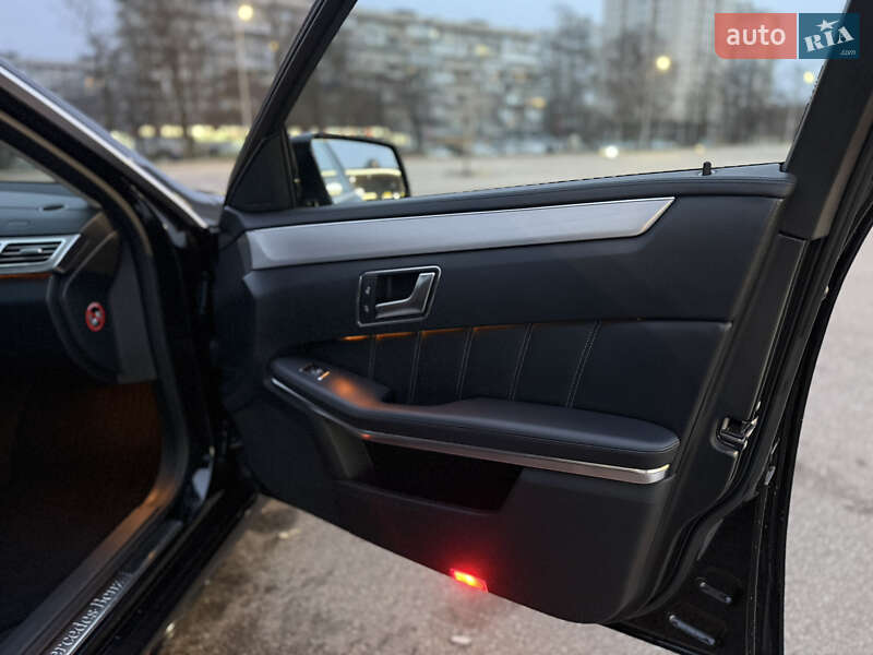 Седан Mercedes-Benz E-Class 2013 в Киеве