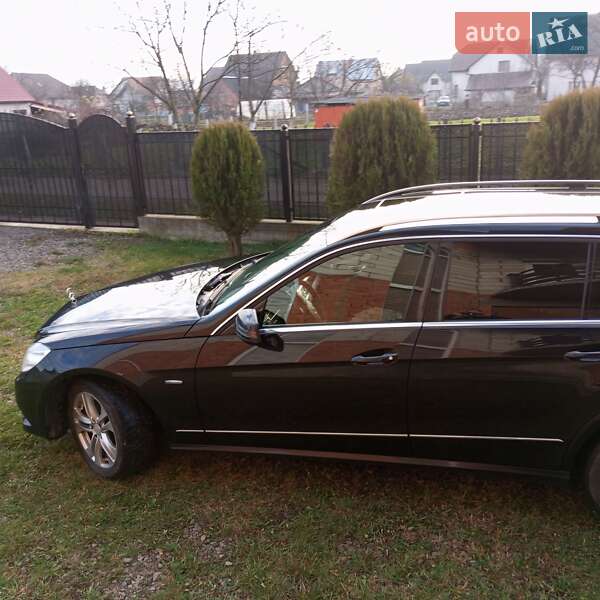 Універсал Mercedes-Benz E-Class 2011 в Добрянському