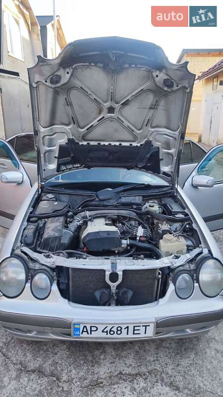 Седан Mercedes-Benz E-Class 2000 в Новояворовске