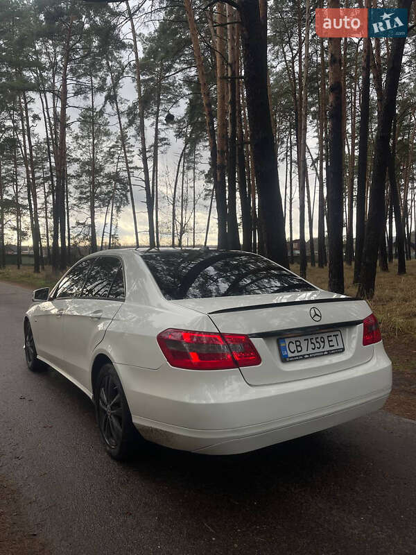 Седан Mercedes-Benz E-Class 2010 в Чернигове фото 3 Седан Mercedes-Benz E-Class 2010 в Чернигове