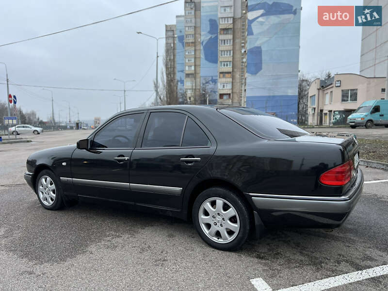 Седан Mercedes-Benz E-Class 1998 в Харькове