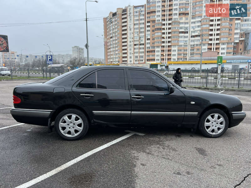 Седан Mercedes-Benz E-Class 1998 в Харькове