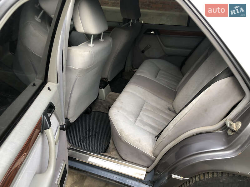 Седан Mercedes-Benz E-Class 1994 в Богодухіву фото 10 Седан Mercedes-Benz E-Class 1994 в Богодухіву