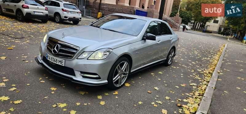 Седан Mercedes-Benz E-Class 2011 в Киеве