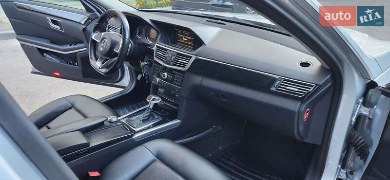 Седан Mercedes-Benz E-Class 2011 в Киеве