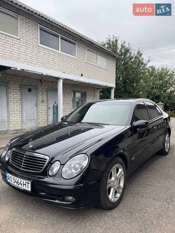 Седан Mercedes-Benz E-Class 2005 в Киеве фото Седан Mercedes-Benz E-Class 2005 в Киеве