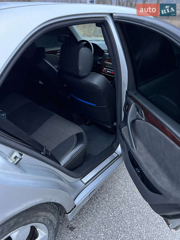 Седан Mercedes-Benz E-Class 2000 в Сокирянах