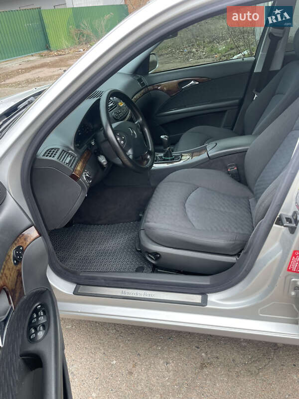 Седан Mercedes-Benz E-Class 2002 в Яготине