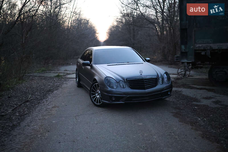 Mercedes-Benz E-Class 2002