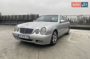 Седан Mercedes-Benz E-Class 2000 в Киеве