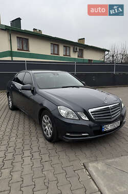 Седан Mercedes-Benz E-Class 2012 в Львове