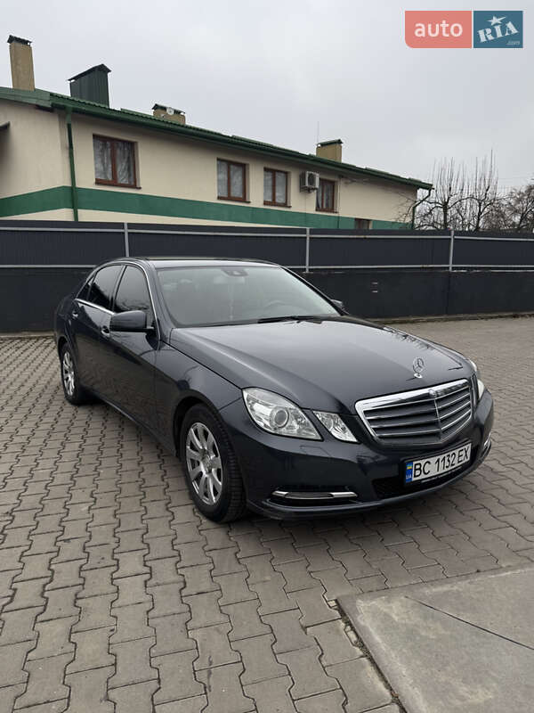 Mercedes-Benz E-Class 2012