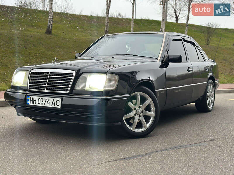 Mercedes-Benz E-Class 1995 Mercedes-Benz E-Class 1995