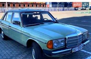 Седан Mercedes-Benz E-Class 1977 в Збараже