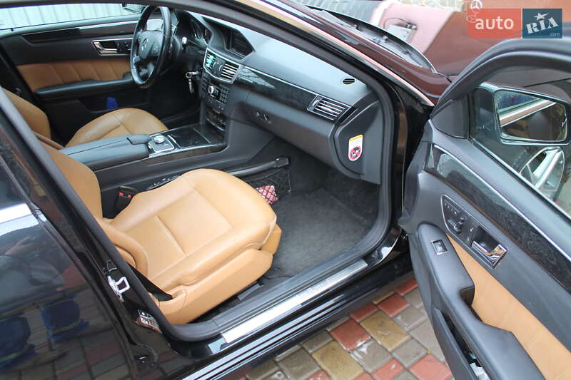 Седан Mercedes-Benz E-Class 2010 в Киверцах фото 15 Седан Mercedes-Benz E-Class 2010 в Киверцах
