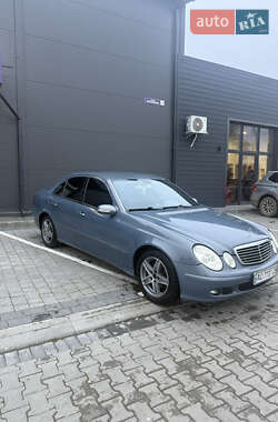 Седан Mercedes-Benz E-Class 2003 в Ивано-Франковске