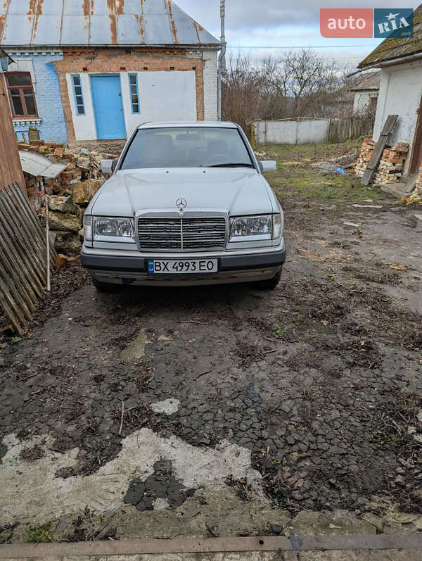 Mercedes-Benz E-Class 1989 Mercedes-Benz E-Class 1989