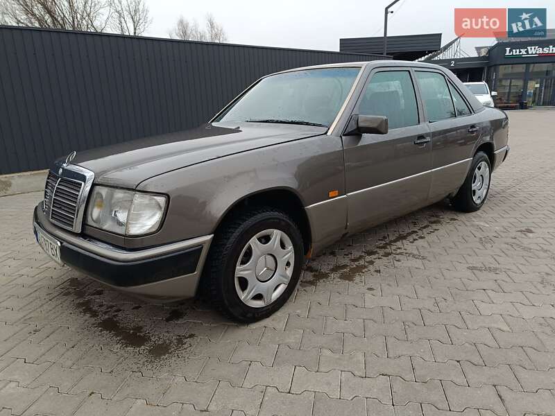 Mercedes-Benz E-Class 1993 Mercedes-Benz E-Class 1993