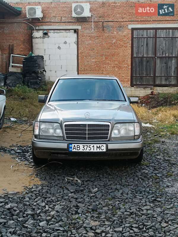 Седан Mercedes-Benz E-Class 1993 в Виннице фото 8 Седан Mercedes-Benz E-Class 1993 в Виннице