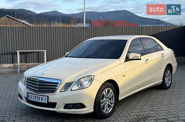 Седан Mercedes-Benz E-Class 2011 в Львове