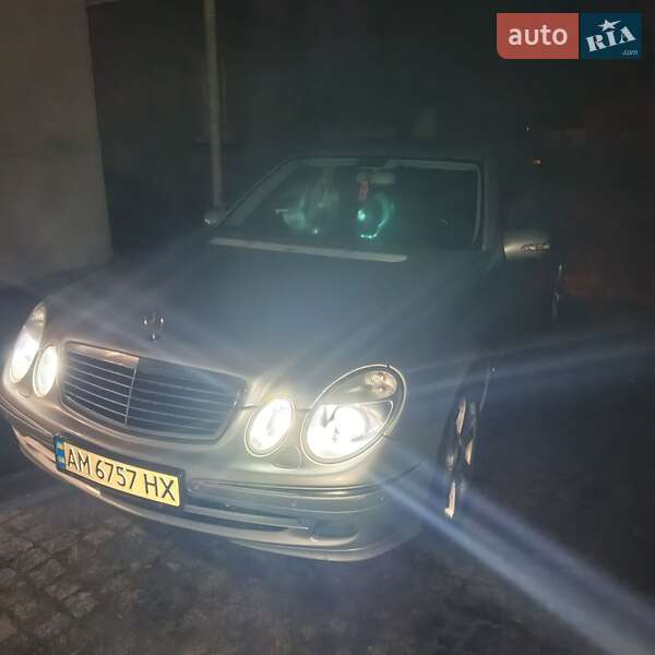 Mercedes-Benz E-Class 2005