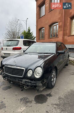 Седан Mercedes-Benz E-Class 1997 в Одессе