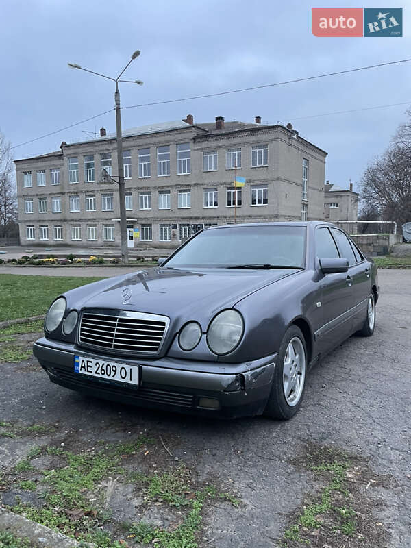 Седан Mercedes-Benz E-Class 1999 в Кривом Роге